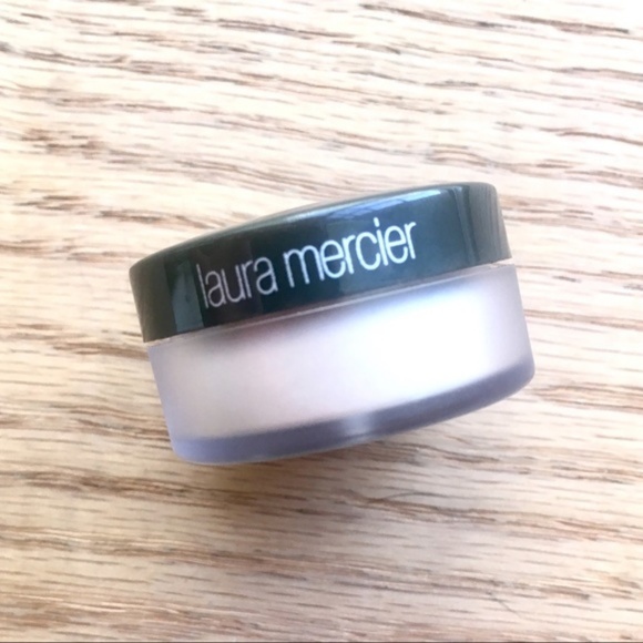 ONE MORE✨ Laura Mercier Translucent Setting Powder - Picture 2 of 2